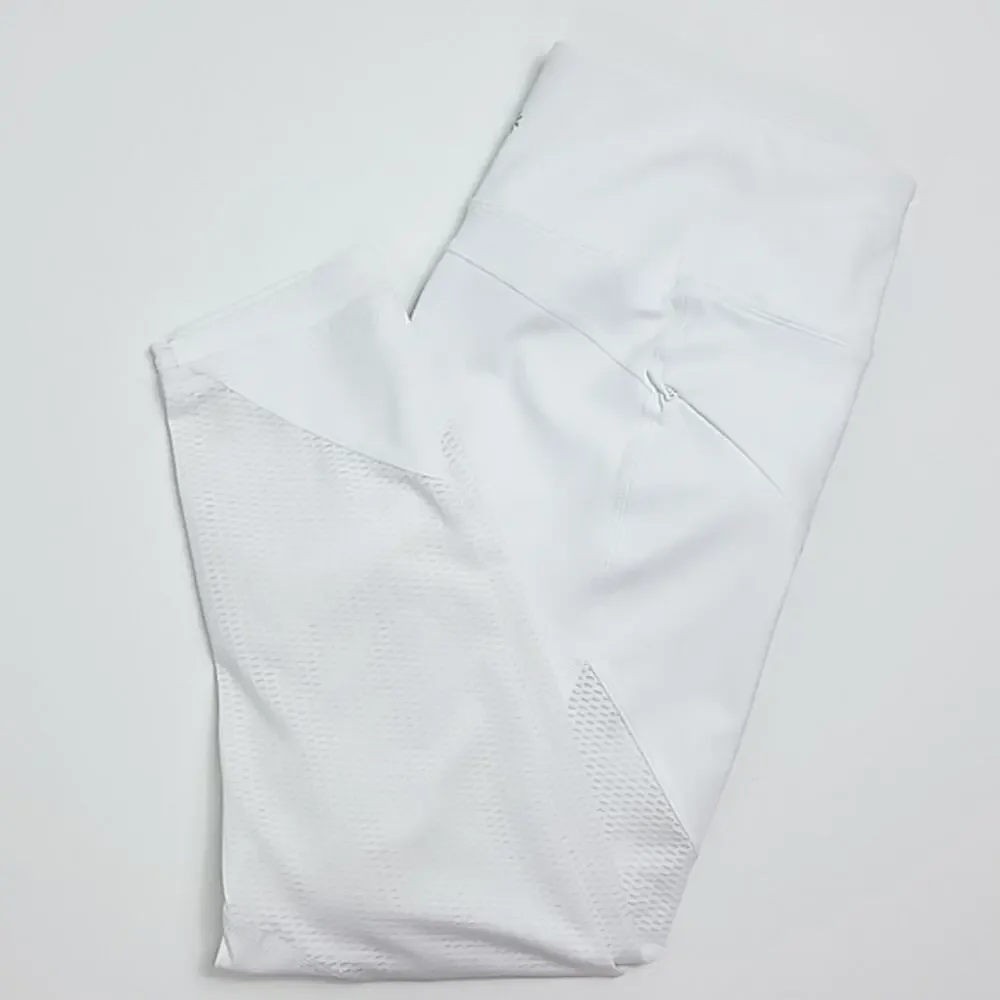 Athleta Mesh Contender Mid-Rise Capri Leggings‎ in White Medium